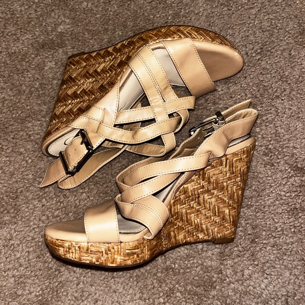Jessica Simpson Wedges